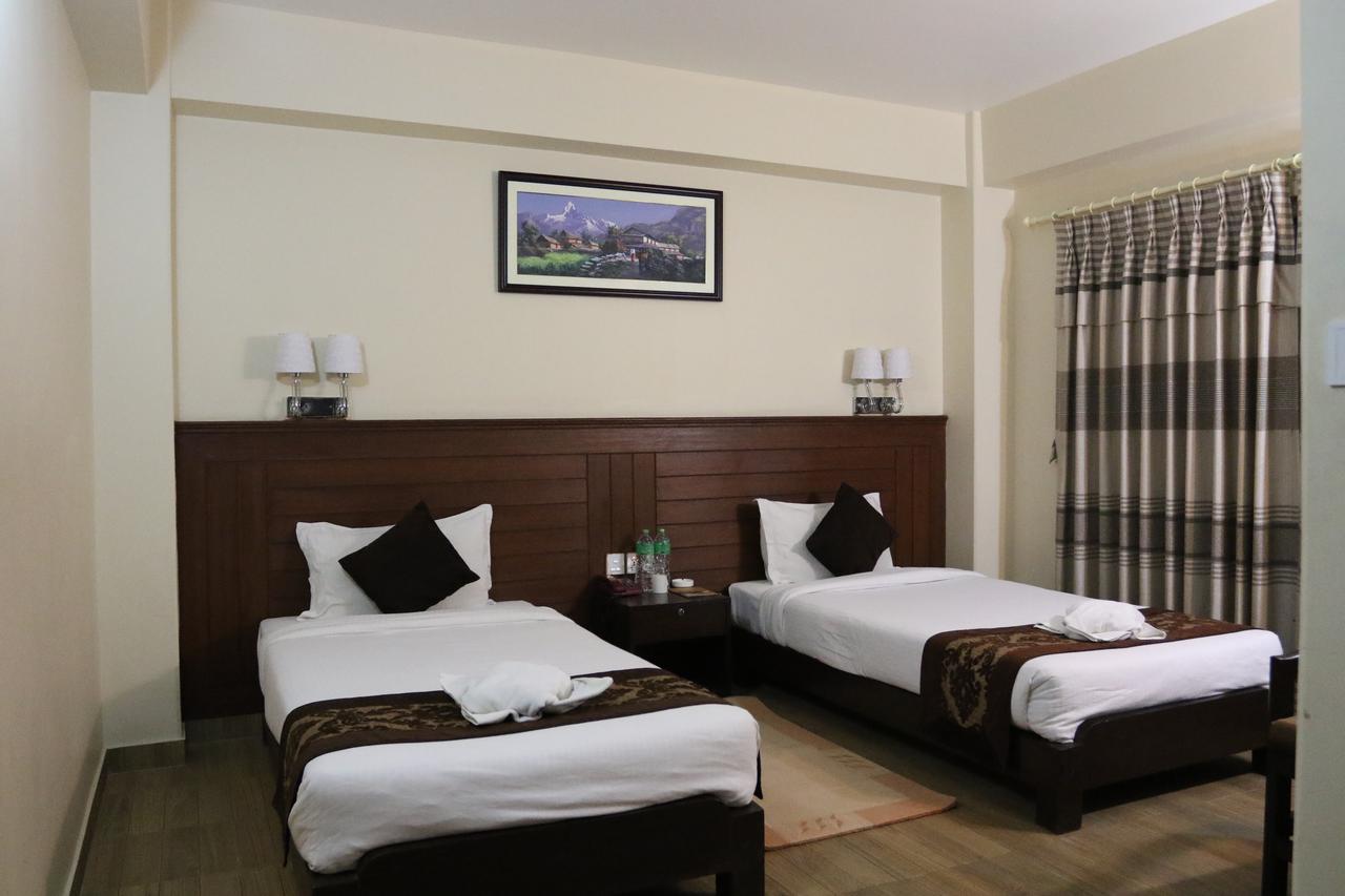 Hotel The Coast Похара Екстериор снимка